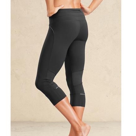 Athleta Pants - ATHLETA Relay Capri